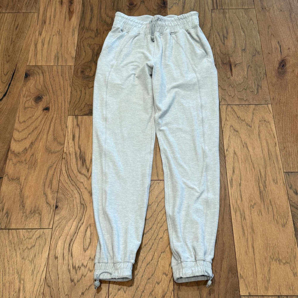 Lululemon Scubaโ High Rise Jogger Light Heathered Grey Size 4 LW5CX3S